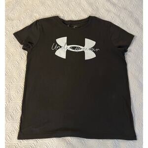 Under Armour T-shirt
Excellent condition 
Size large